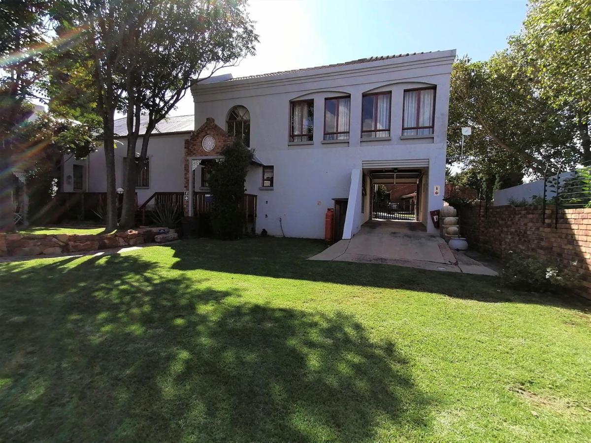 Van Dykshuis Guest House Heidelberg  Εξωτερικό φωτογραφία